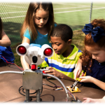 4 Reasons Why Businesses Should Use Social Media for Customer Support Service