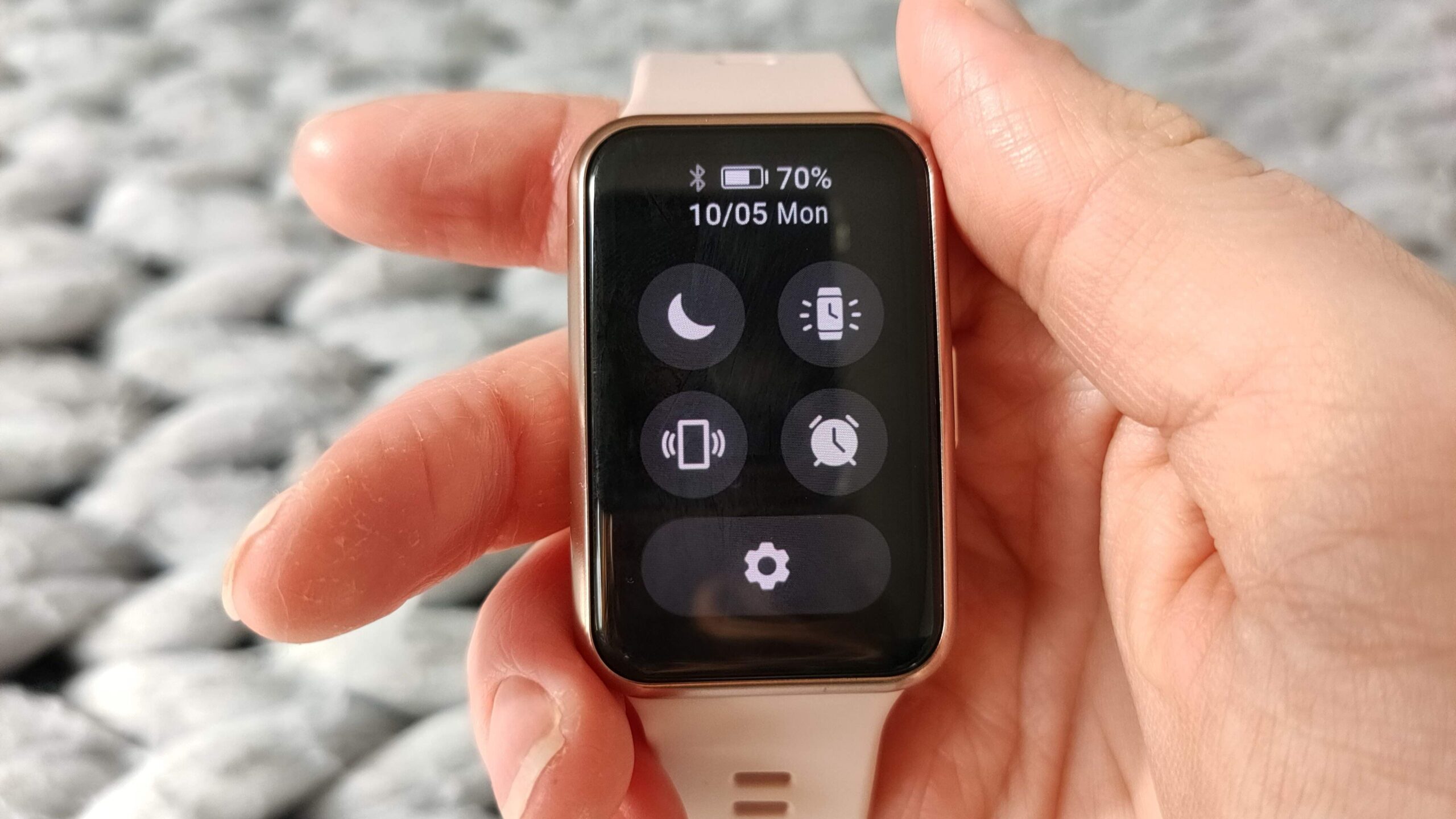 Huawei-watch-fit-vs-huawei-band-6-honor-band-6